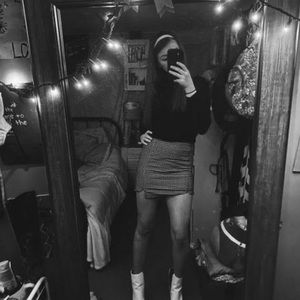 Meet your Posher, Mikayla dawn